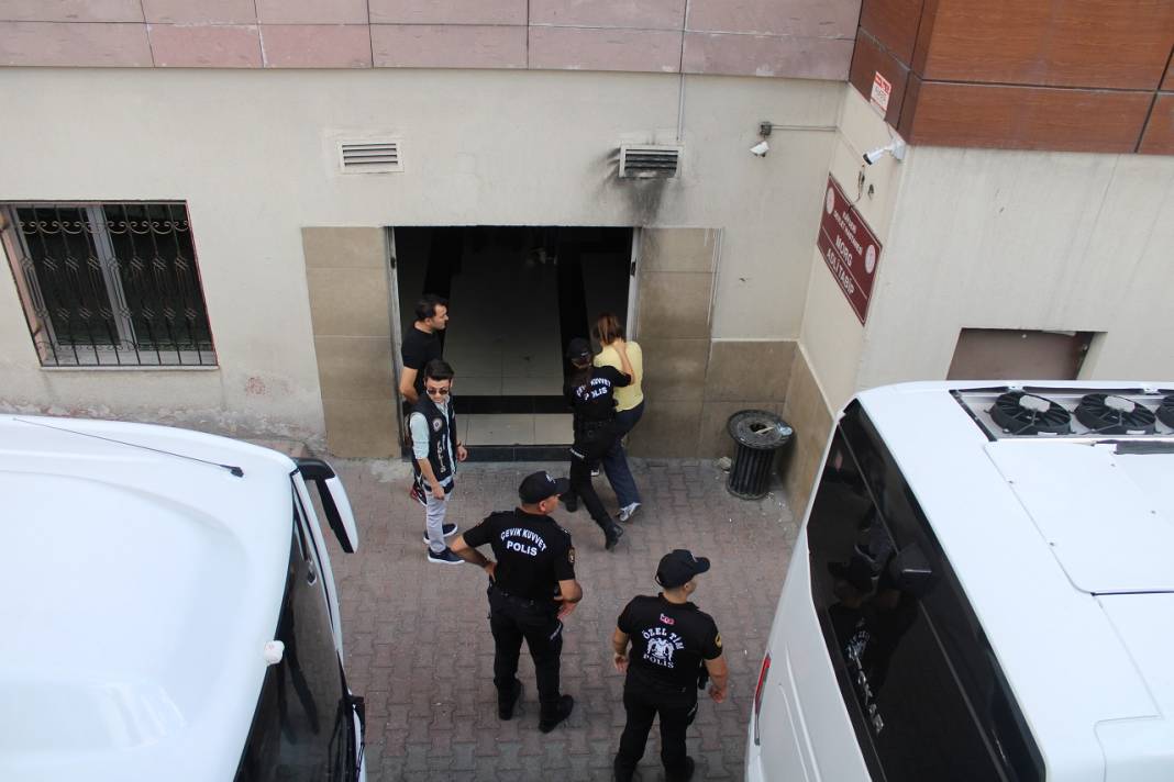 Konya'da 'Şirinler'e eş zamanlı operasyon! 68 mağdur var: TOMA kapılarına dayandı 8